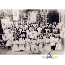Kindsheid 1925 processie Herwen Coll. A.ter Voert-Jansen F00000880